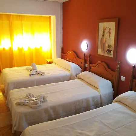 Virgen Del Rocio Ii Pensión 2*