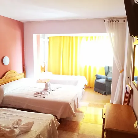 Pensión Virgen Del Rocio Ii Torremolinos