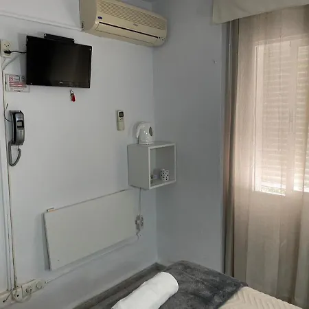 Virgen Del Rocio Ii Pensión Torremolinos